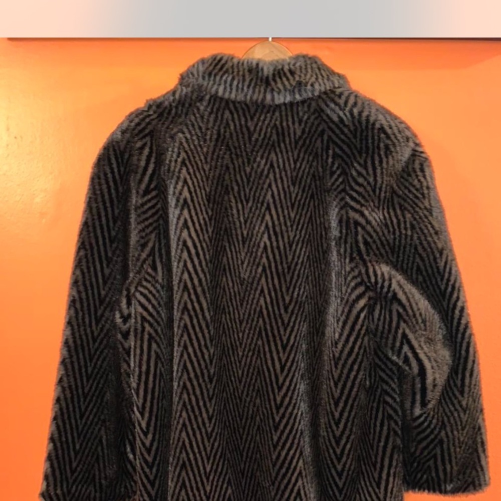 Gallery Chevron Pattern Teddy Jacket - Black And … - image 4